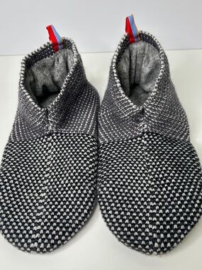 Bombas Unisex Gripper Slippers House Shoes Socks Size L (M 10-12.5, W 12-14)